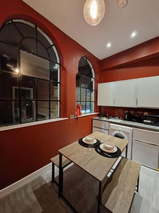 Stylish Jewellery Quarter Apartment Sleeps 4 버밍엄 외부 사진